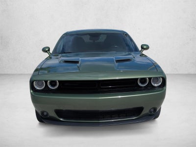 2022 Dodge Challenger SXT RWD