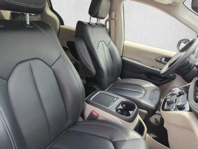2023 Chrysler Pacifica Touring L FWD