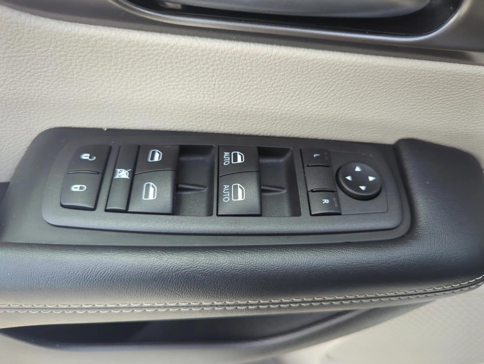 2023 Chrysler Pacifica Touring L FWD