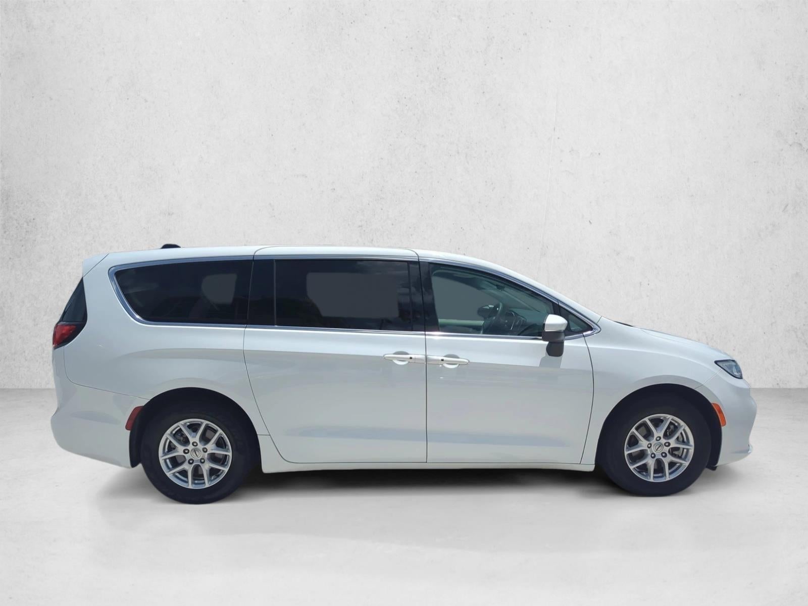 2023 Chrysler Pacifica Touring L FWD