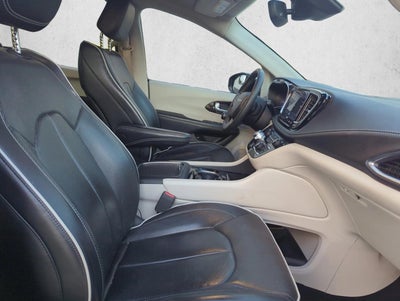 2023 Chrysler Pacifica Hybrid Limited FWD