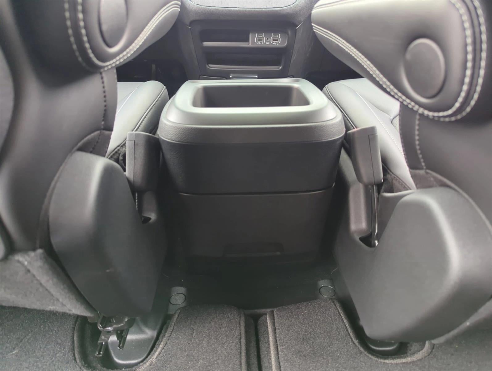 2025 Chrysler Pacifica Select AWD