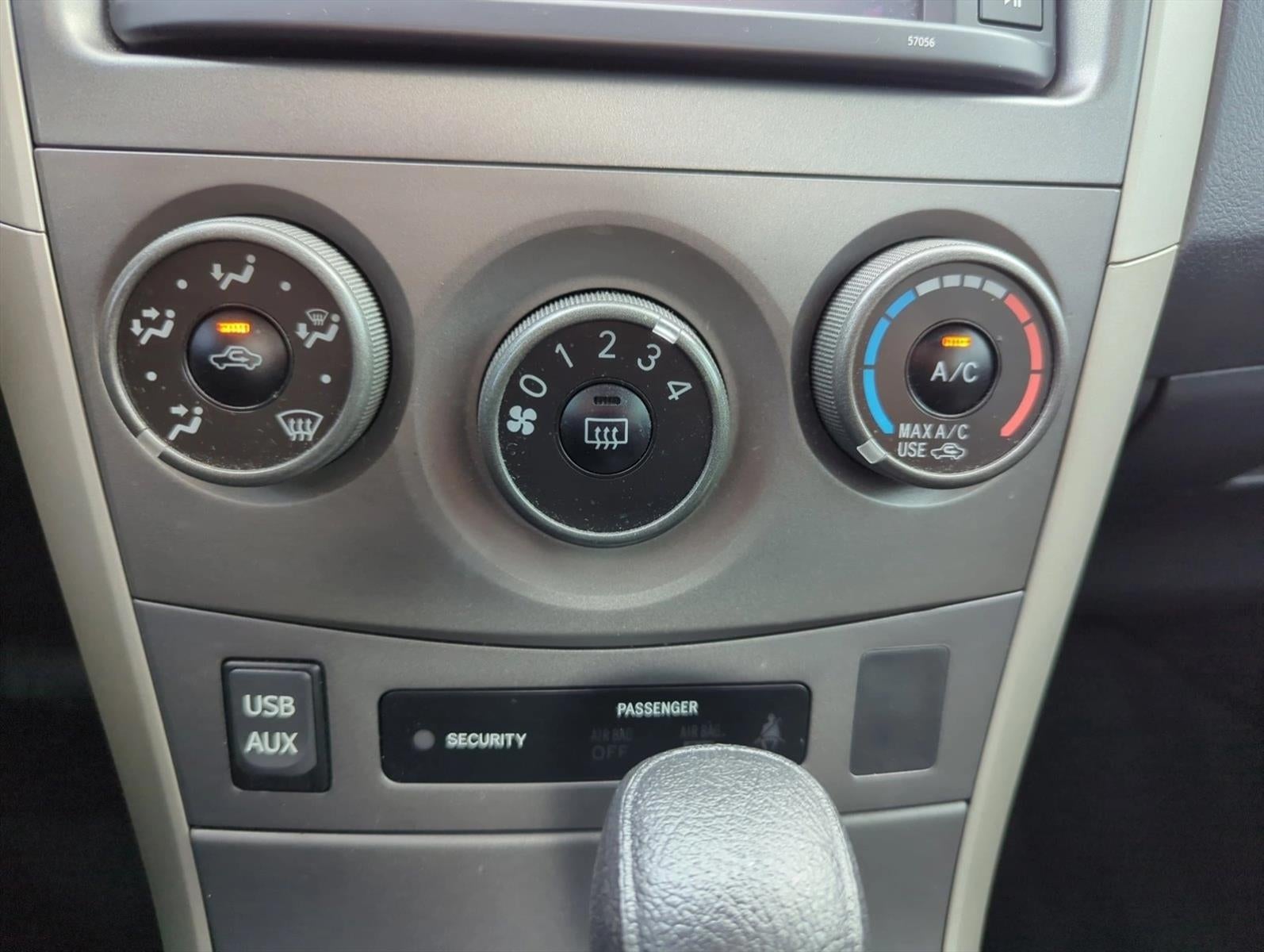 2013 Toyota Corolla 4dr Sdn Auto S (Natl)