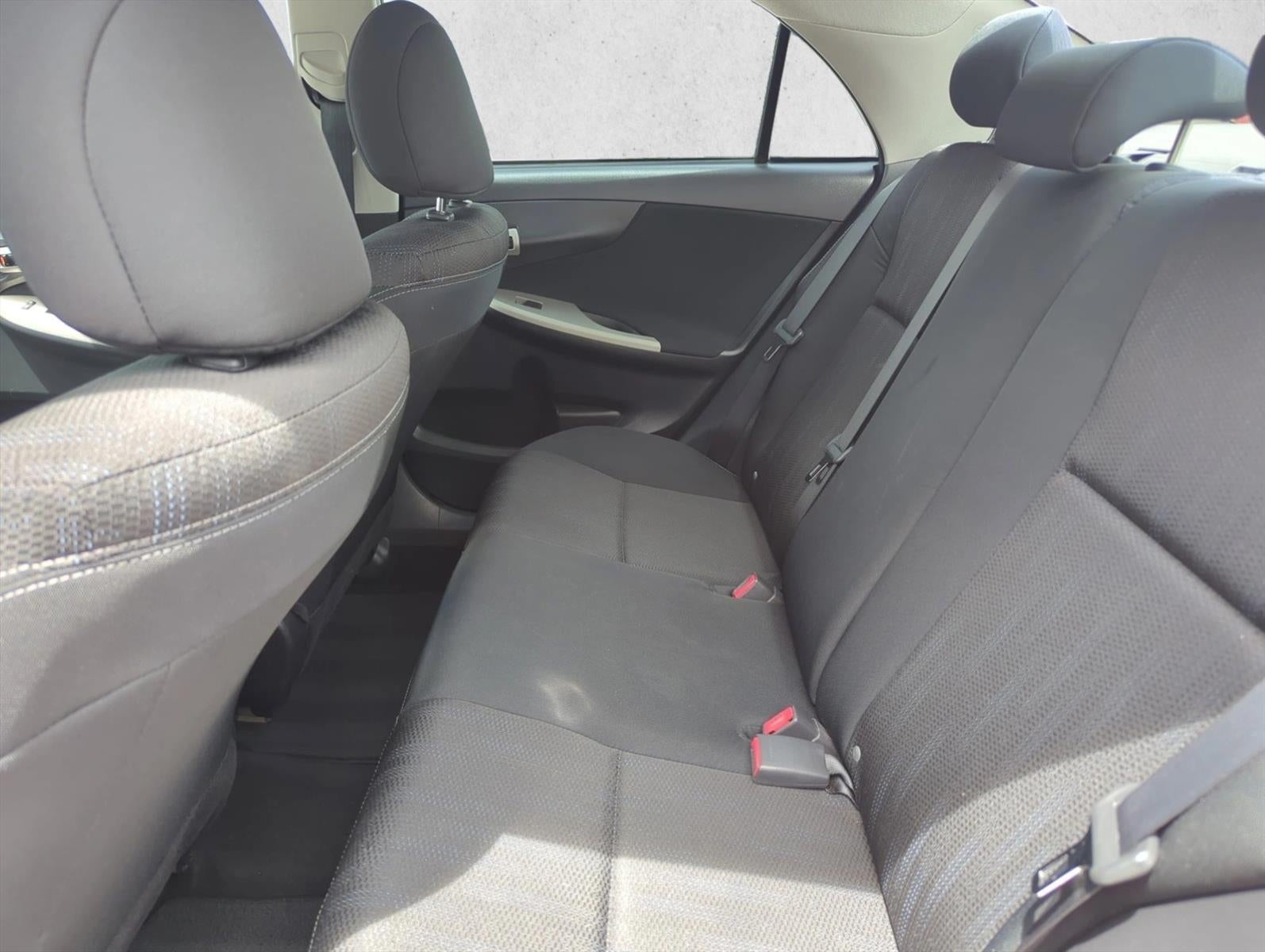 2013 Toyota Corolla 4dr Sdn Auto S (Natl)