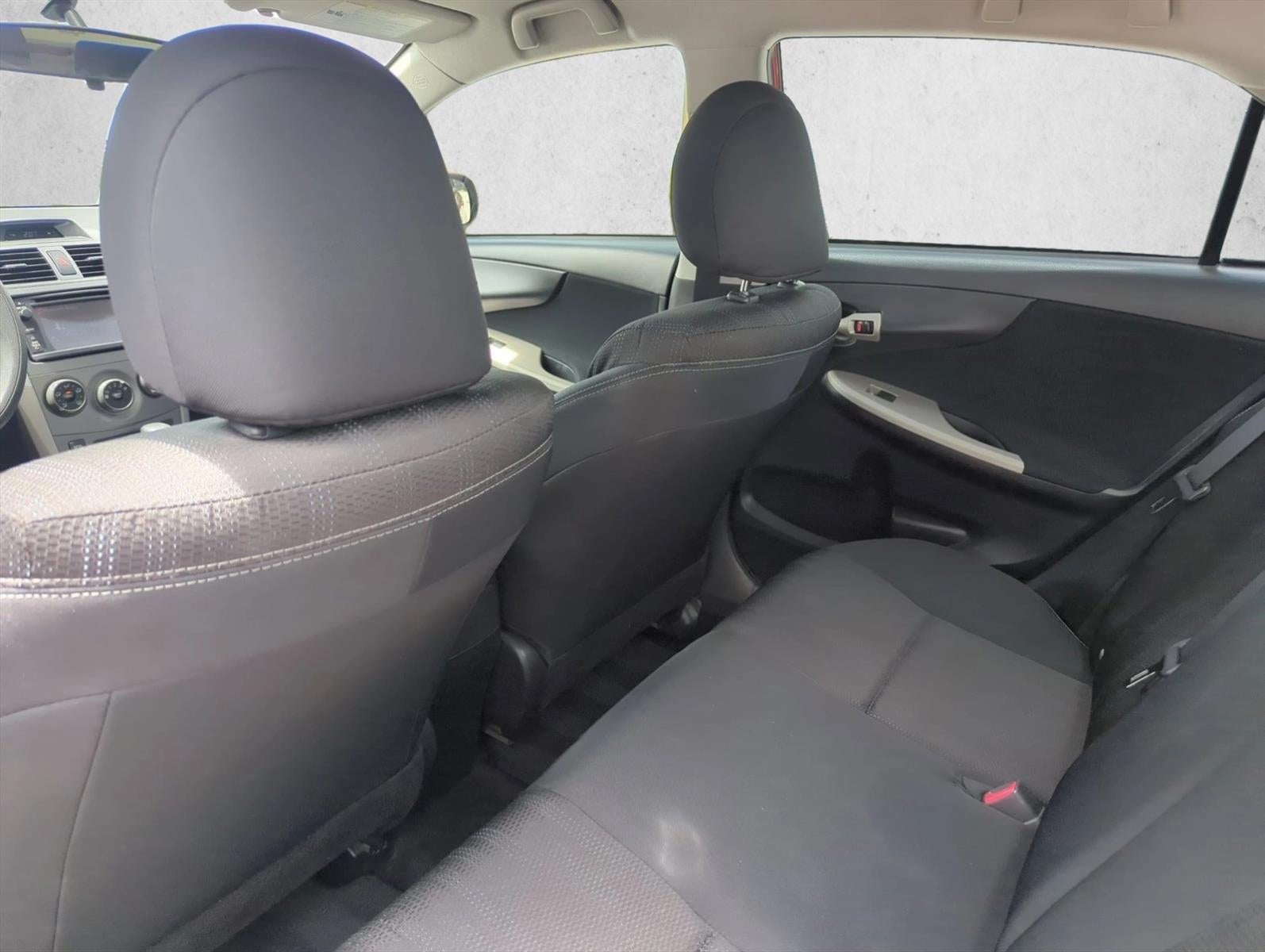 2013 Toyota Corolla 4dr Sdn Auto S (Natl)