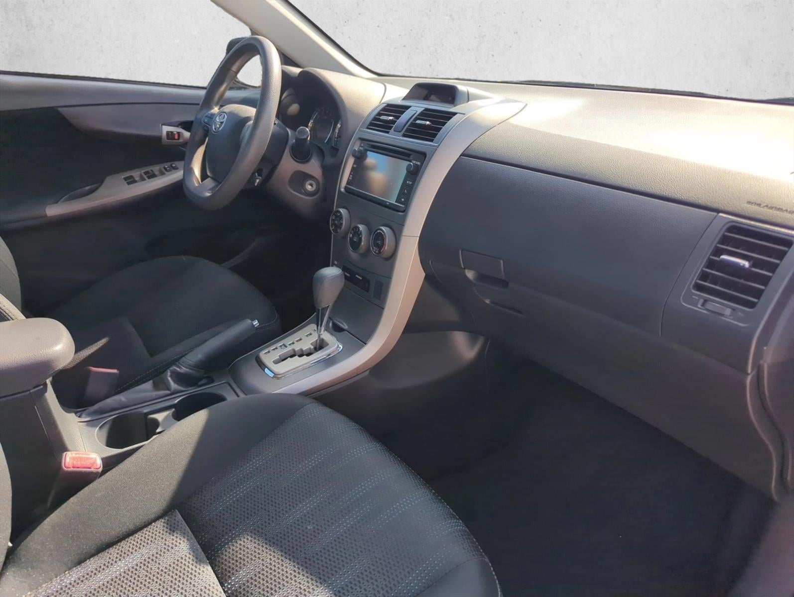 2013 Toyota Corolla 4dr Sdn Auto S (Natl)