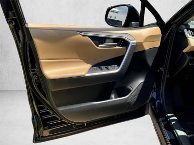 2025 Toyota RAV4 XLE Premium AWD (Natl)