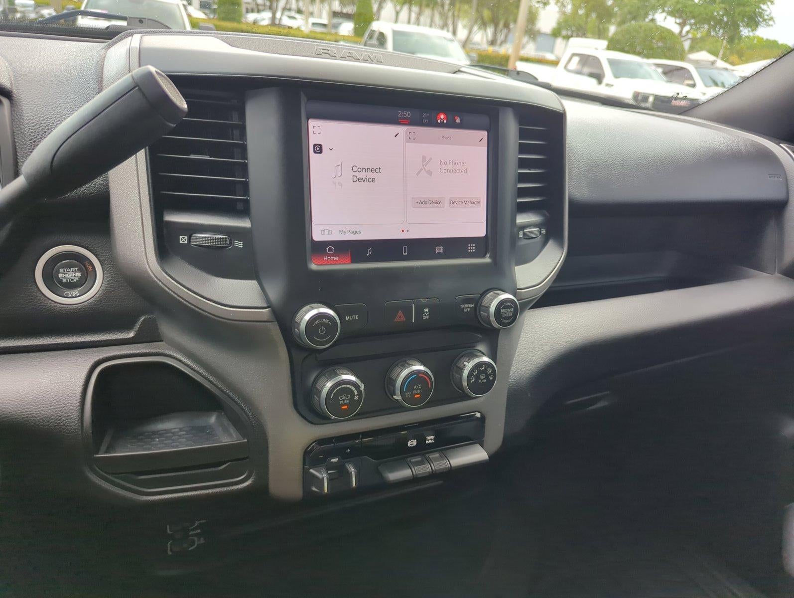 2022 RAM 3500 Tradesman 4x4 Crew Cab 8' Box