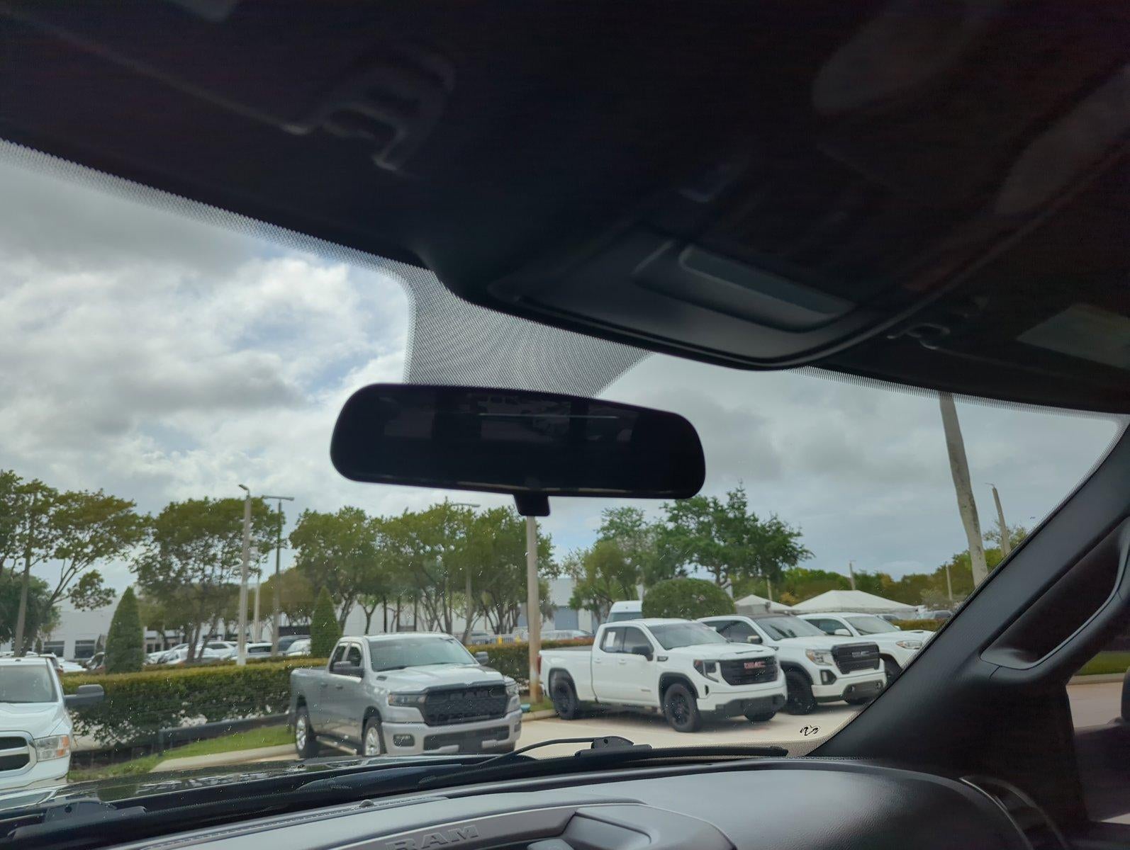 2022 RAM 3500 Tradesman 4x4 Crew Cab 8' Box