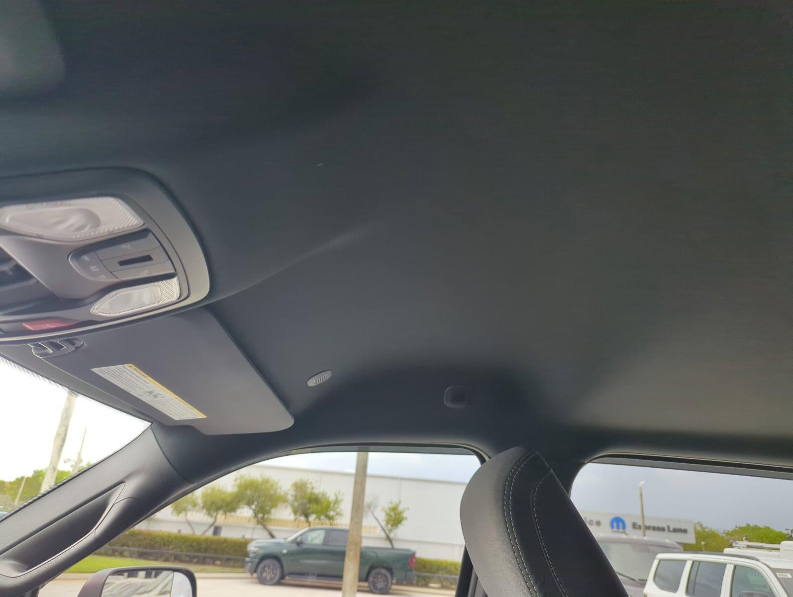 2022 RAM 3500 Tradesman 4x4 Crew Cab 8' Box