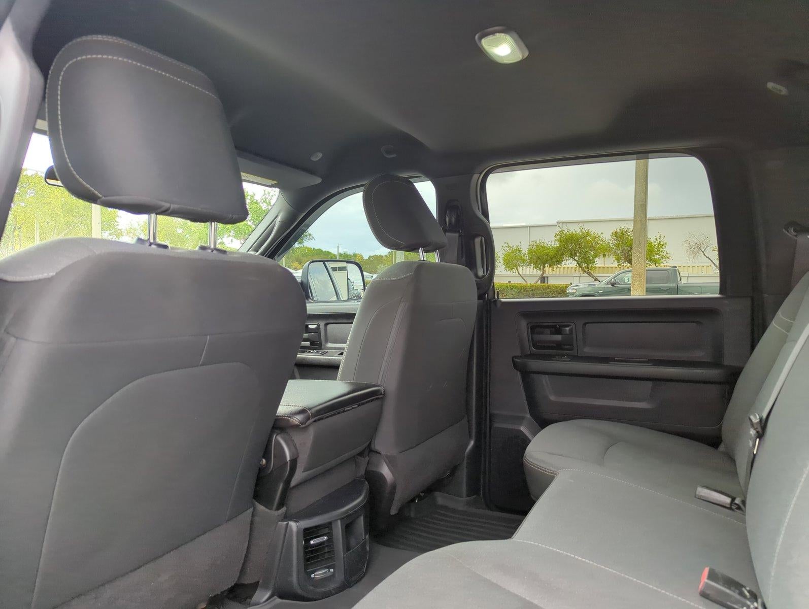 2022 RAM 3500 Tradesman 4x4 Crew Cab 8' Box