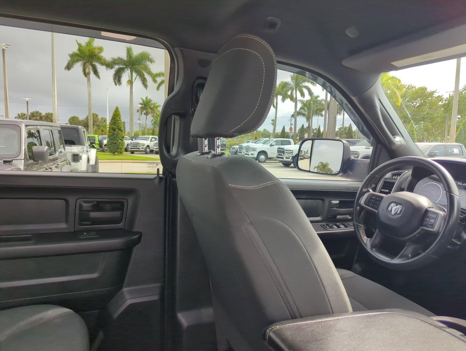 2022 RAM 3500 Tradesman 4x4 Crew Cab 8' Box