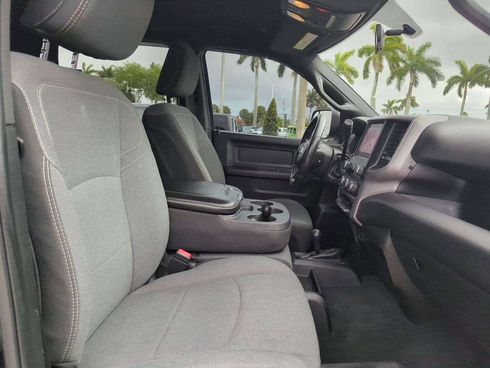 2022 RAM 3500 Tradesman 4x4 Crew Cab 8' Box