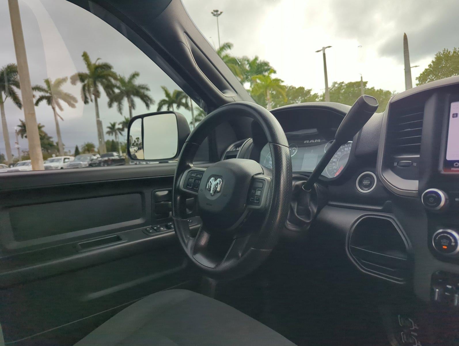 2022 RAM 3500 Tradesman 4x4 Crew Cab 8' Box