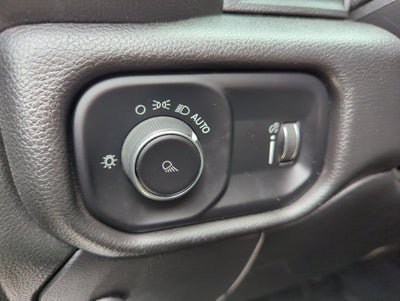 2022 RAM 3500 Tradesman 4x4 Crew Cab 8' Box