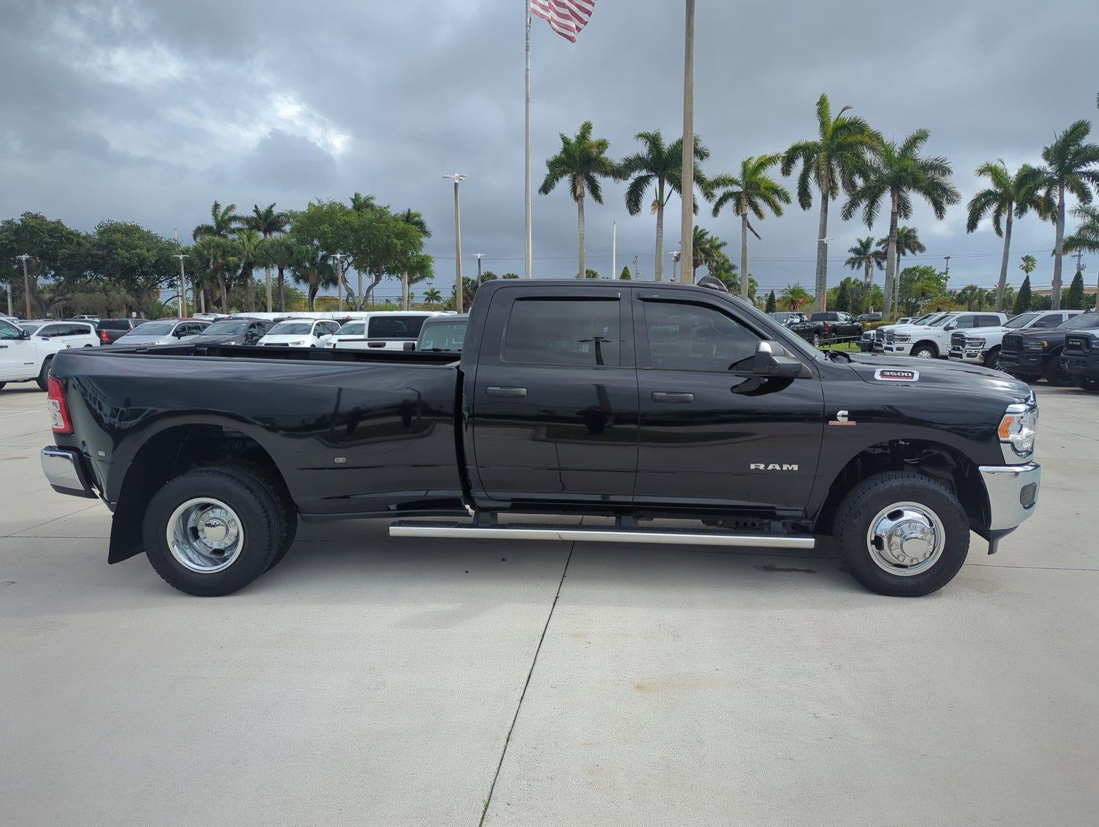 2022 RAM 3500 Tradesman 4x4 Crew Cab 8' Box