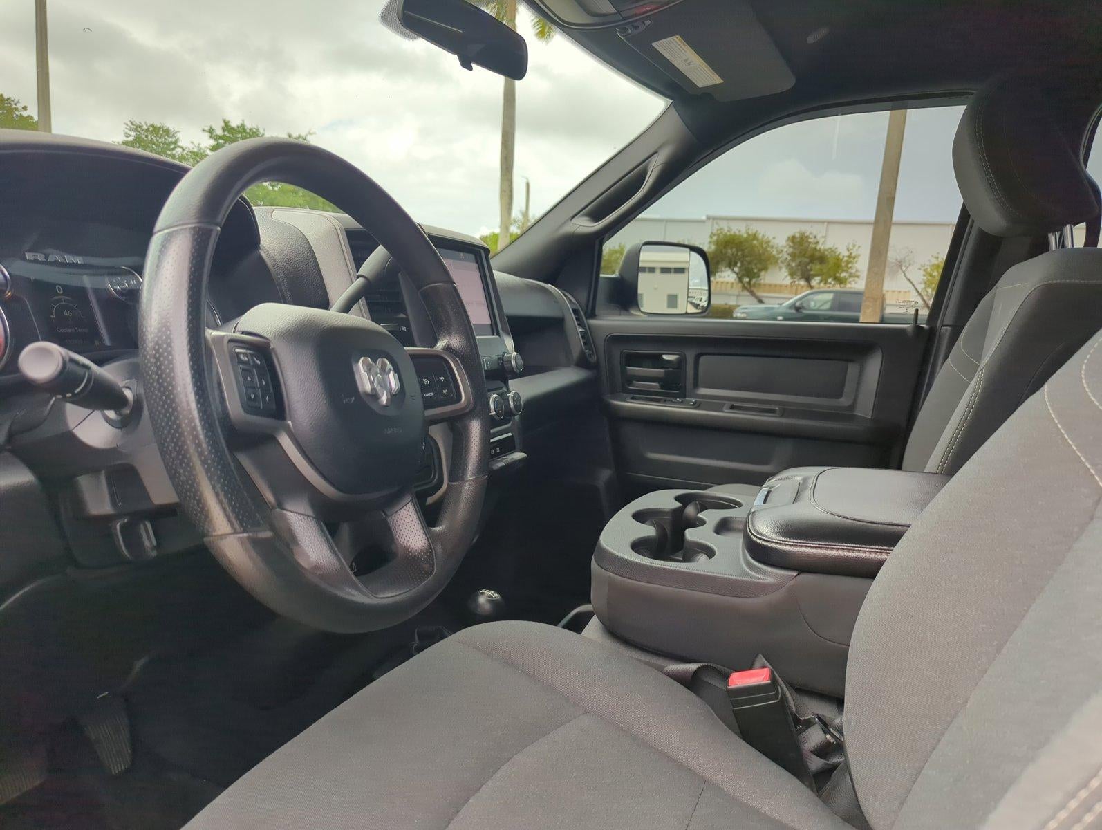 2022 RAM 3500 Tradesman 4x4 Crew Cab 8' Box