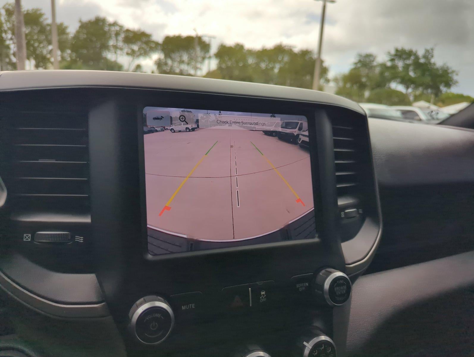 2022 RAM 3500 Tradesman 4x4 Crew Cab 8' Box