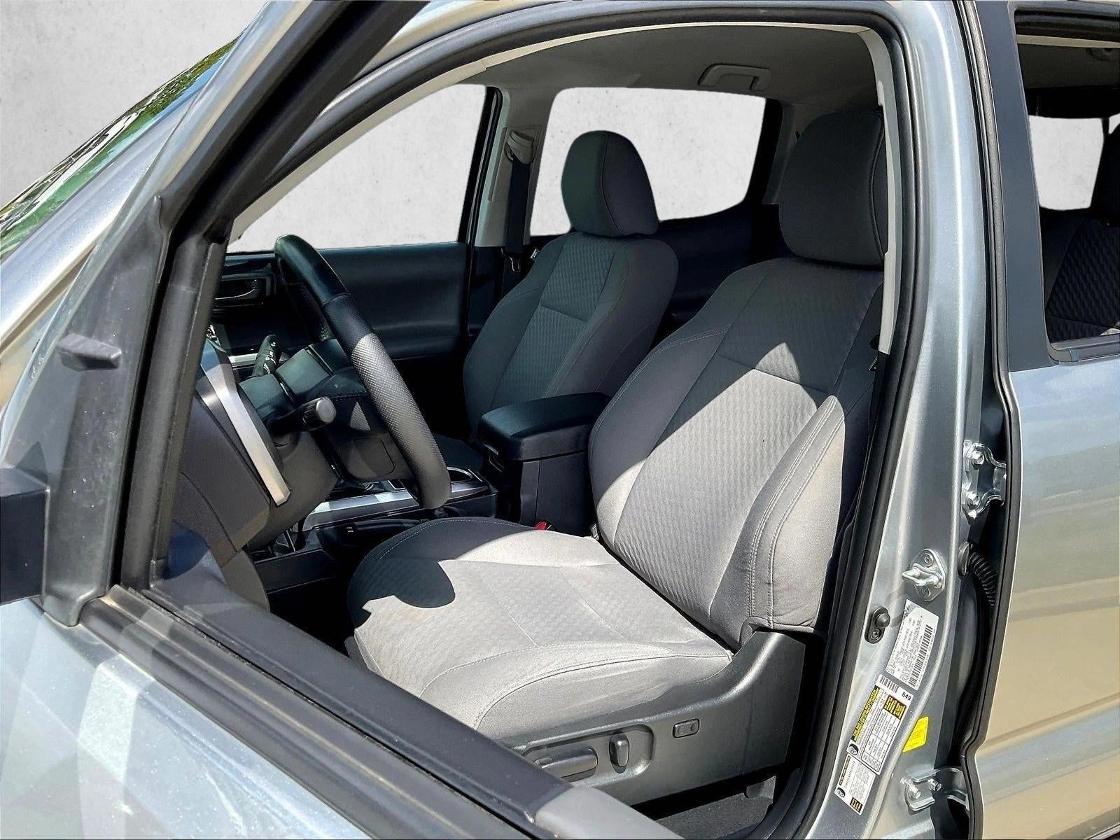 2023 Toyota Tacoma 2WD 2WD SR5 Double Cab 5' Bed V6 AT (GS)