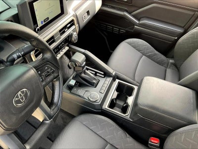 2026 Toyota Tacoma 2WD 2WD SR5 Double Cab 5' Bed AT (SE)
