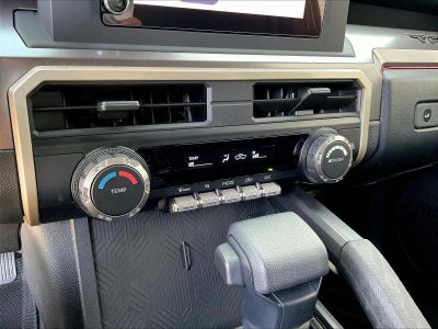 2026 Toyota Tacoma 2WD 2WD SR5 Double Cab 5' Bed AT (SE)
