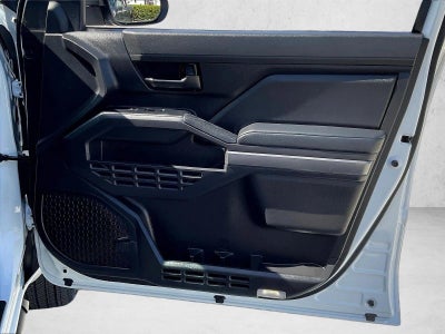 2024 Toyota Tacoma 2WD 2WD SR5 Double Cab 5' Bed AT (Natl)