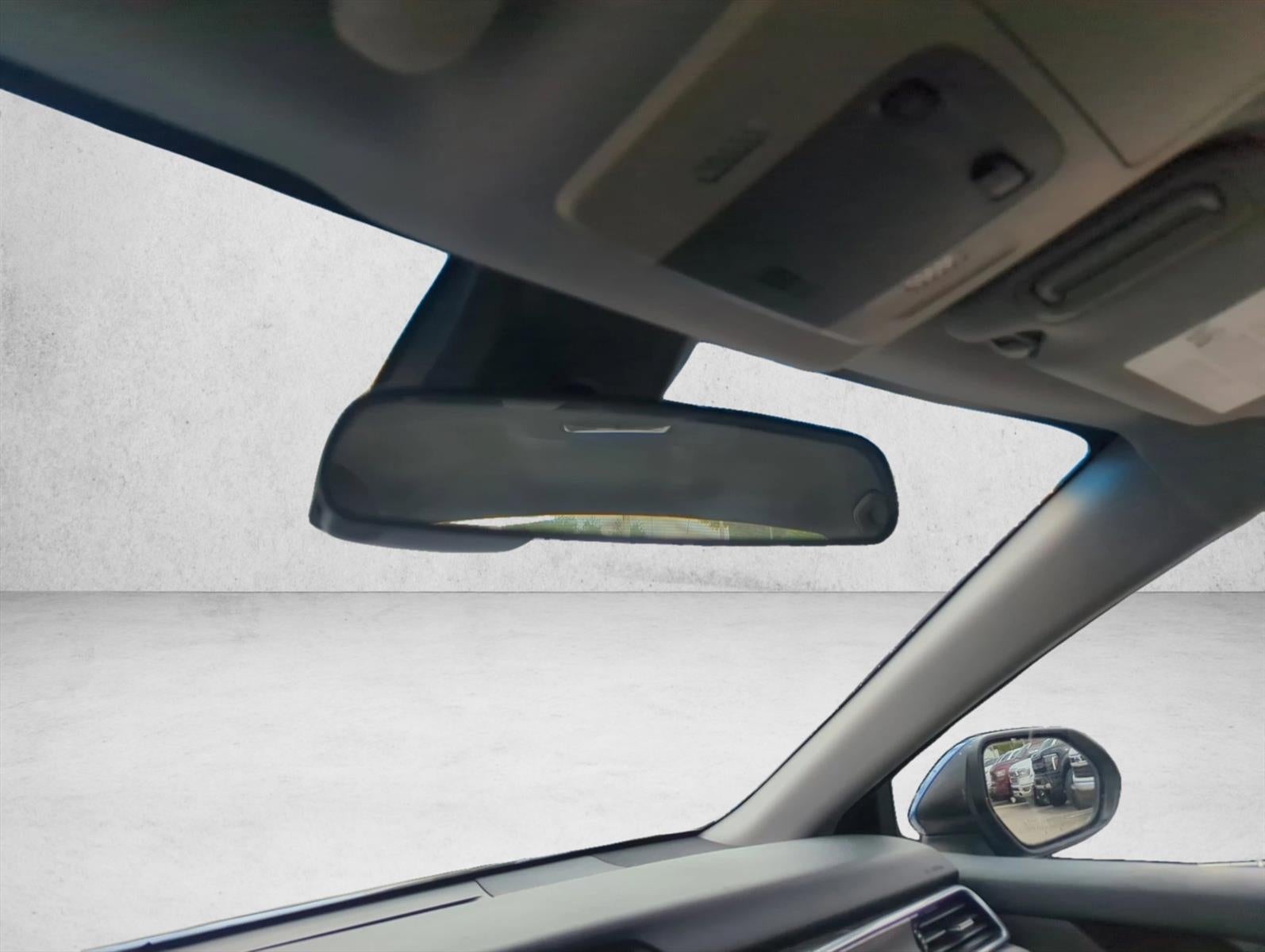 2018 Toyota Camry SE Auto (SE)