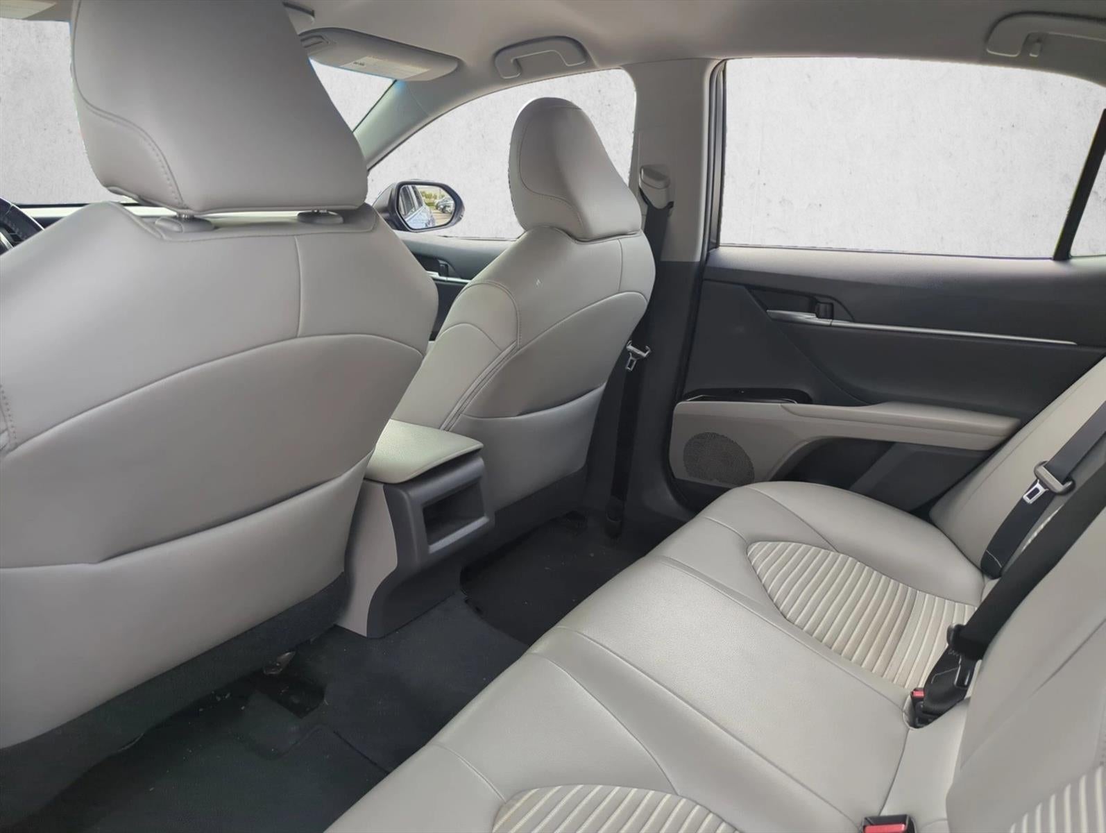 2018 Toyota Camry SE Auto (SE)