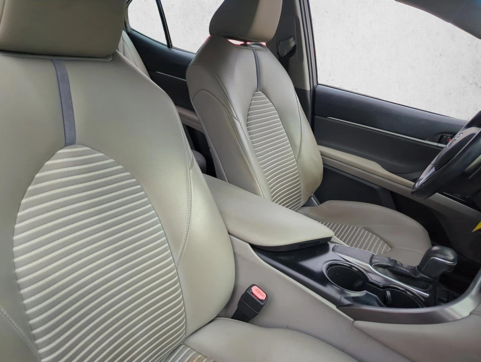 2018 Toyota Camry SE Auto (SE)