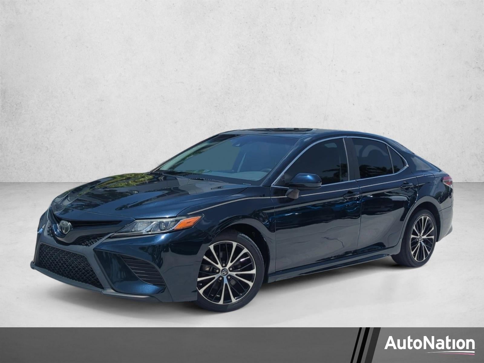 2019 Toyota Camry SE Auto (SE)