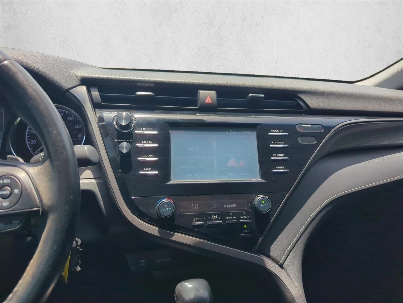2019 Toyota Camry SE Auto (SE)