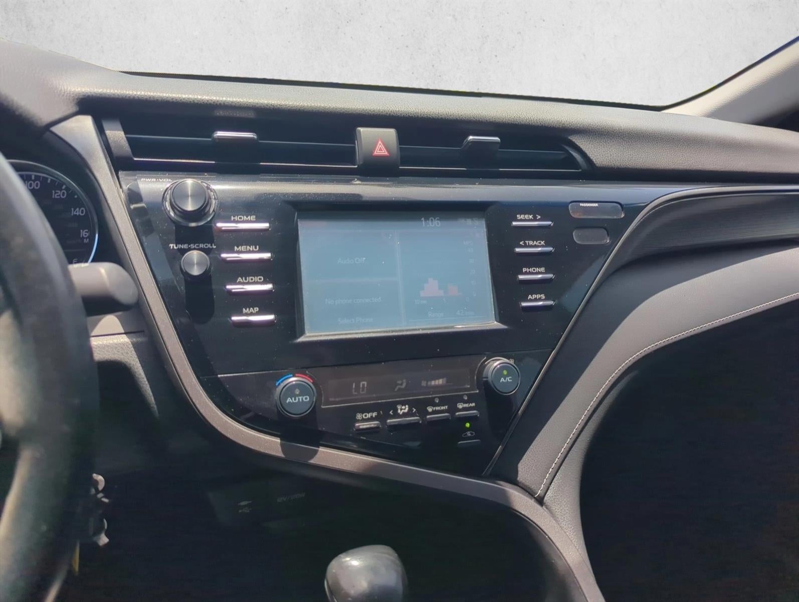 2019 Toyota Camry SE Auto (SE)