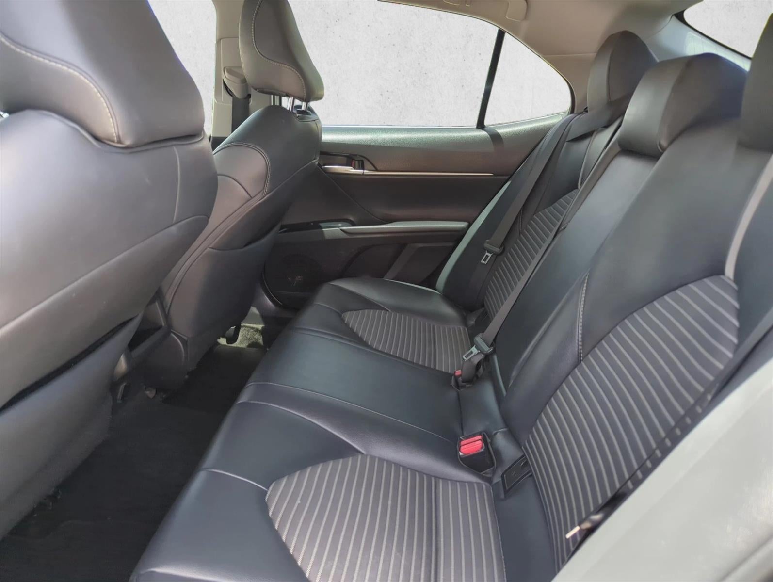 2019 Toyota Camry SE Auto (SE)
