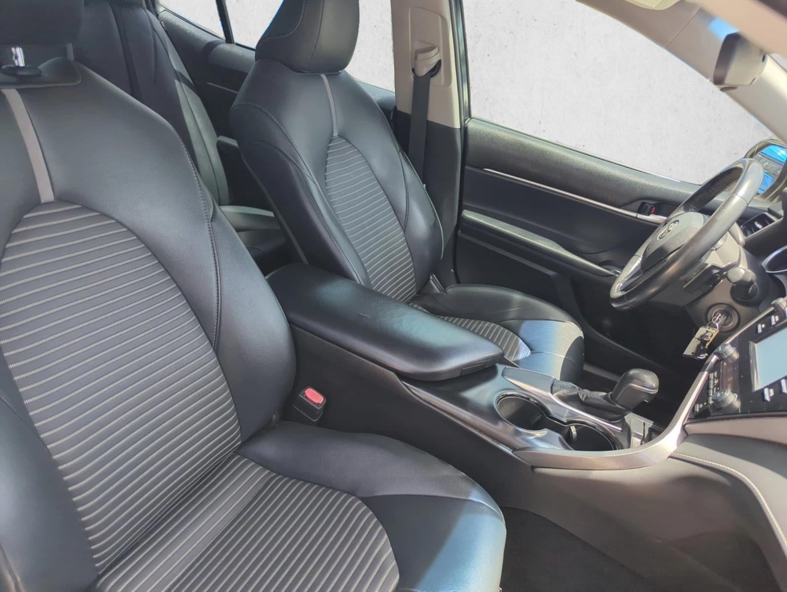 2019 Toyota Camry SE Auto (SE)