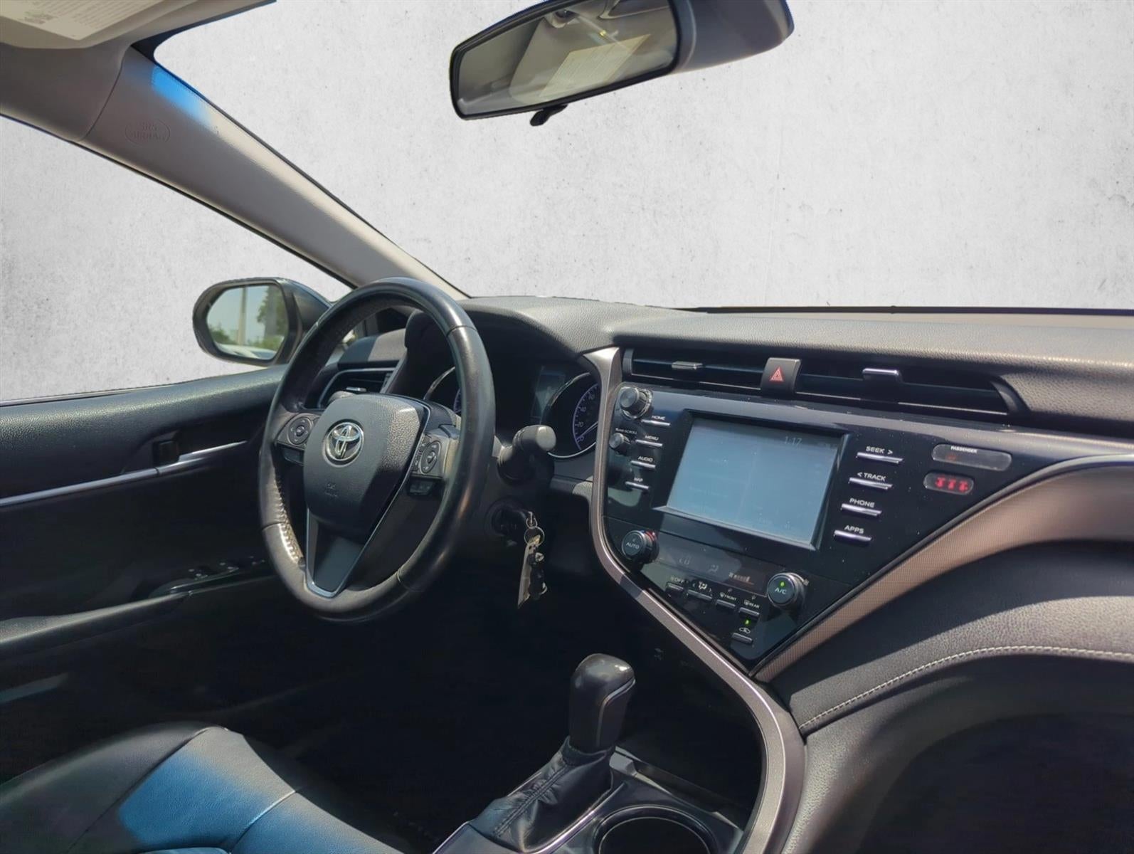 2019 Toyota Camry SE Auto (SE)