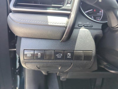 2019 Toyota Camry SE Auto (SE)