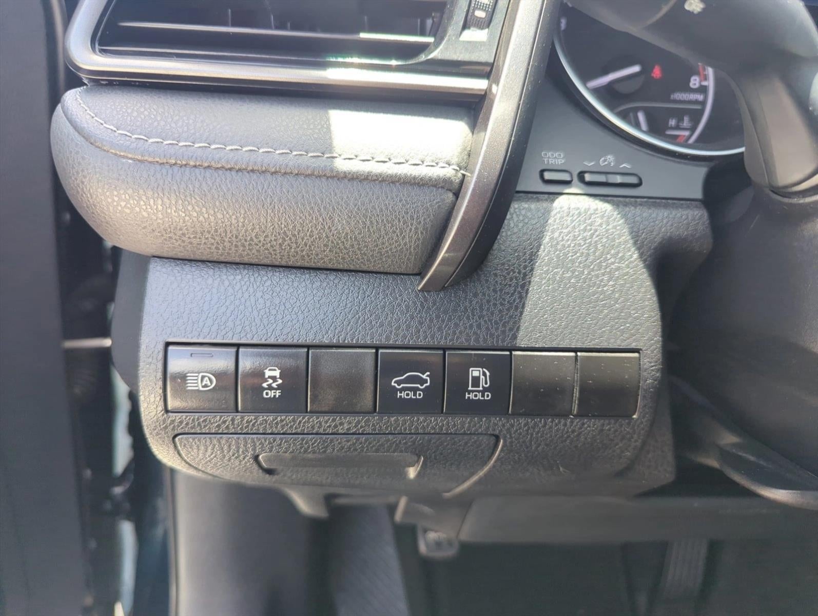 2019 Toyota Camry SE Auto (SE)