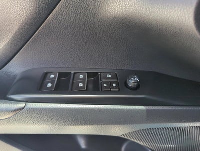 2019 Toyota Camry SE Auto (SE)