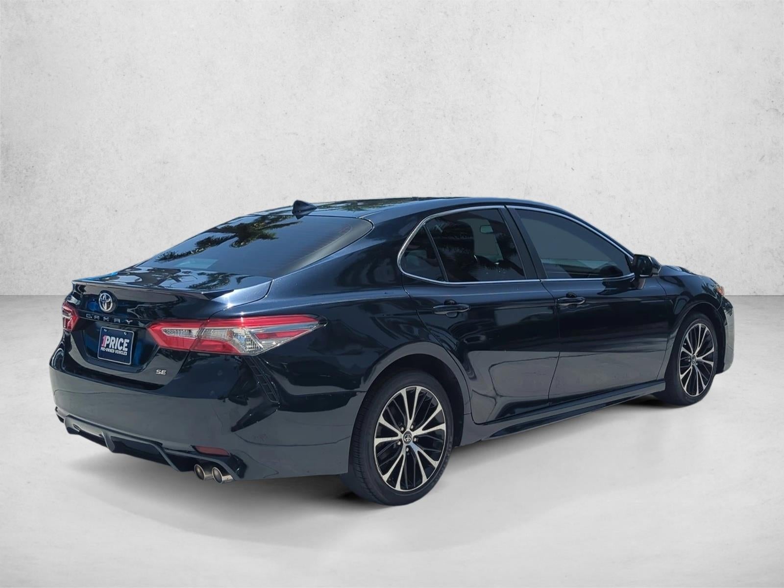 2019 Toyota Camry SE Auto (SE)