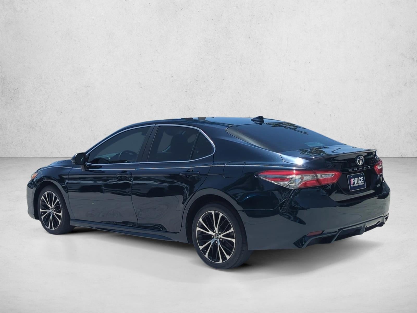 2019 Toyota Camry SE Auto (SE)
