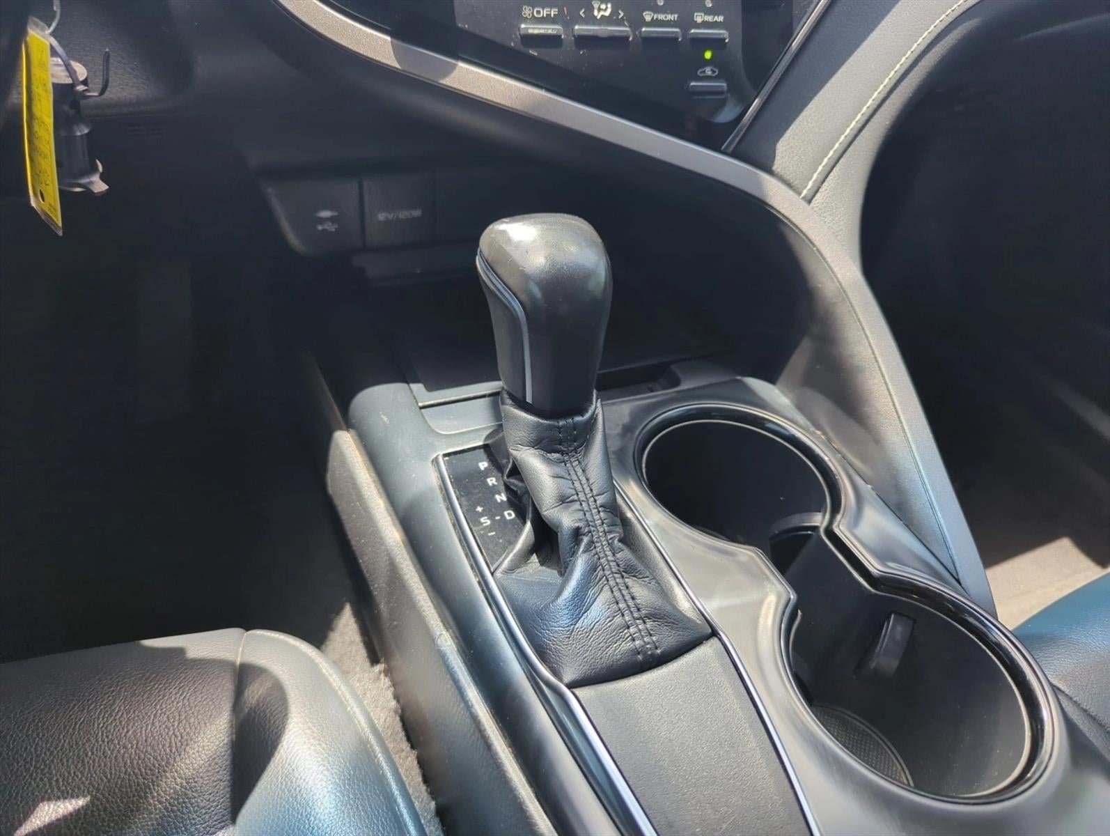 2019 Toyota Camry SE Auto (SE)