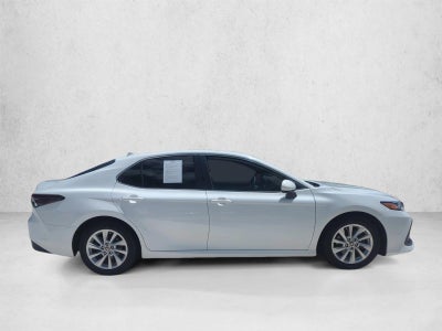2023 Toyota Camry LE Auto (SE)