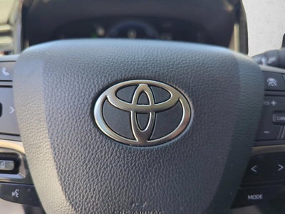 2025 Toyota Camry LE (SE)