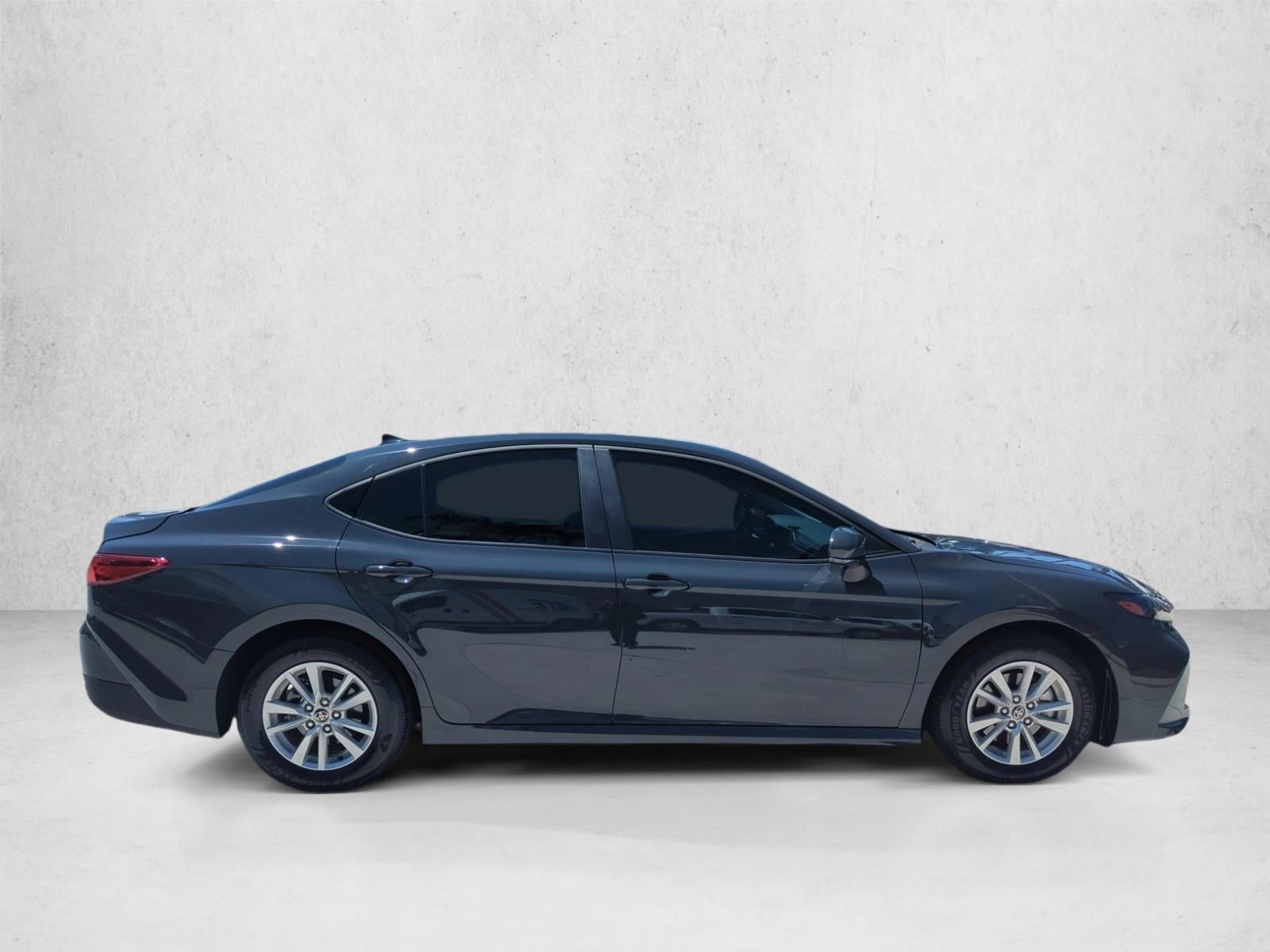 2025 Toyota Camry LE (SE)