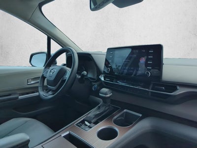 2022 Toyota Sienna XLE FWD 8-Passenger (Natl)