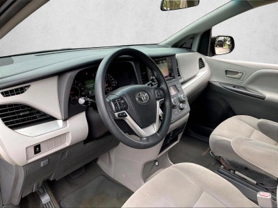 2017 Toyota Sienna L FWD 7-Passenger (Natl)
