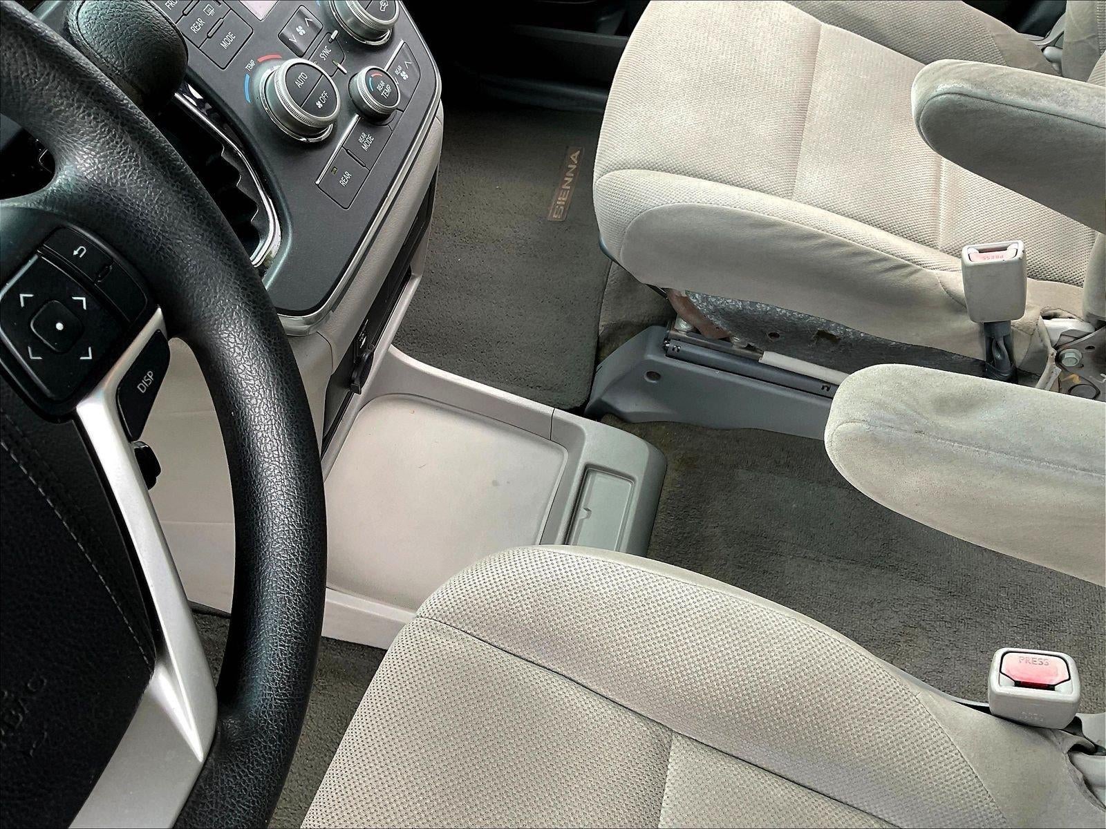 2017 Toyota Sienna L FWD 7-Passenger (Natl)
