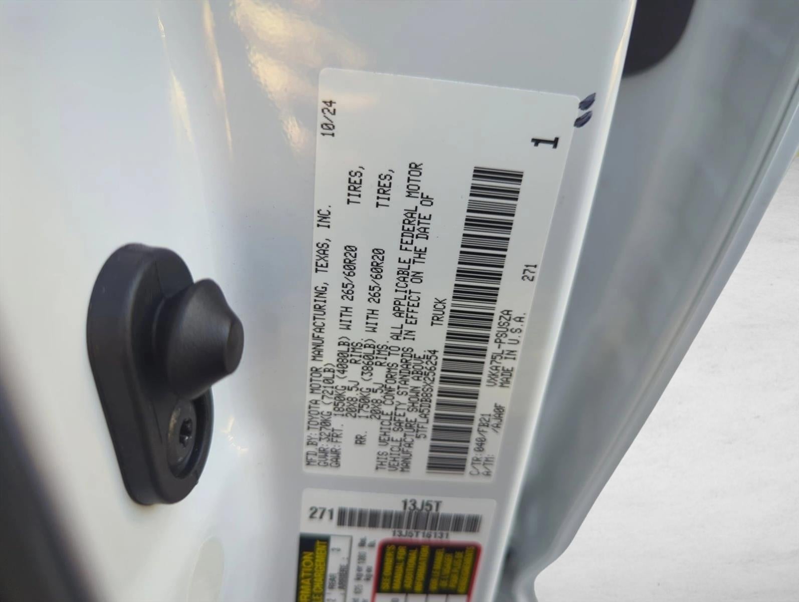 2025 Toyota Tundra 4WD 4WD SR5 CrewMax 5.5' Bed (Natl)