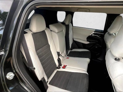 2025 Mitsubishi Outlander SE FWD