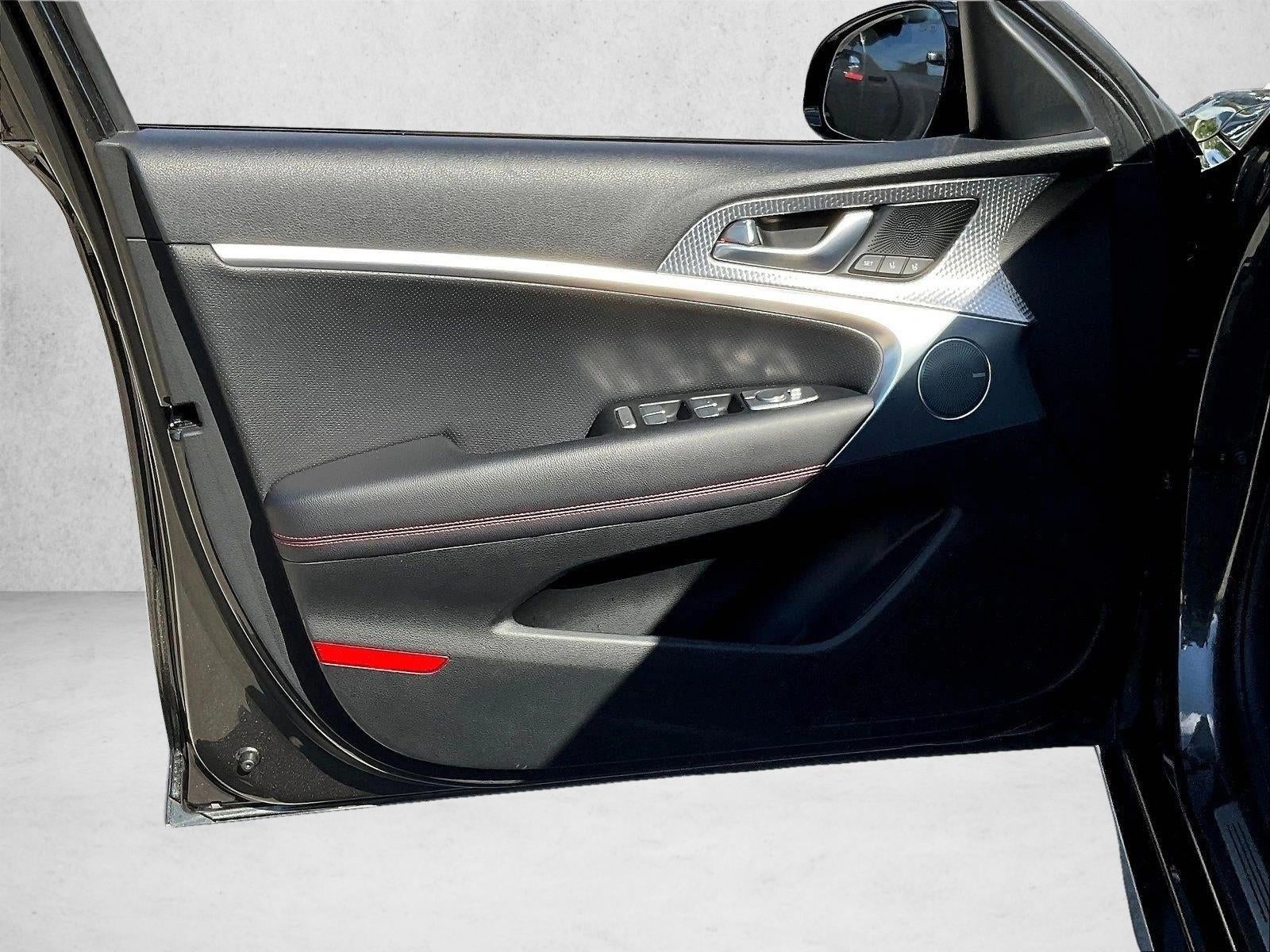 2023 Genesis G70 2.0T RWD